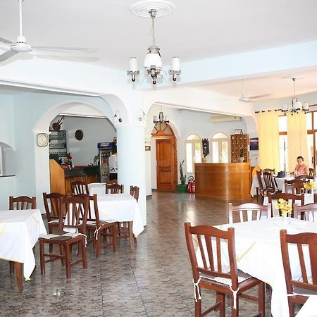 Hotel Alpine Vlore Exterior photo
