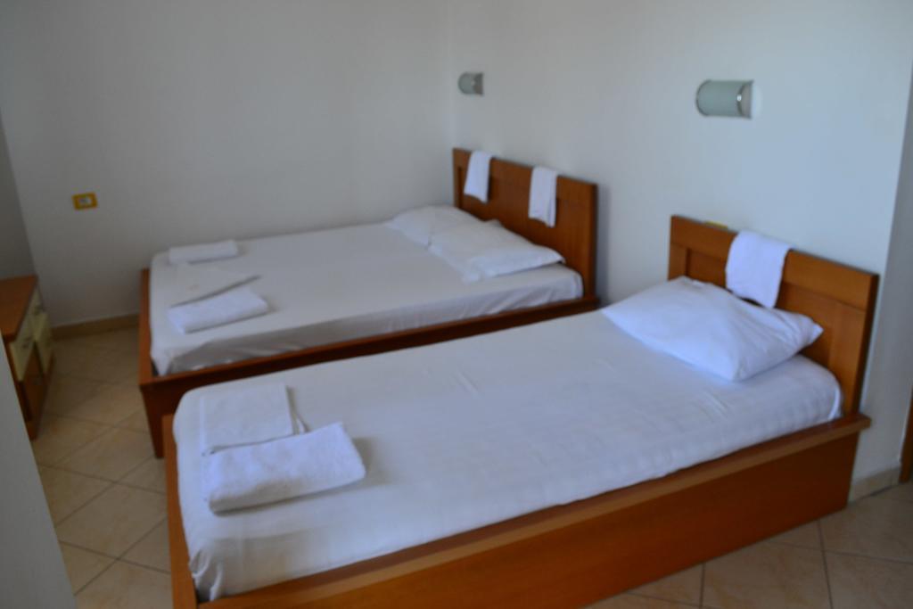 Hotel Alpine Vlore Exterior photo