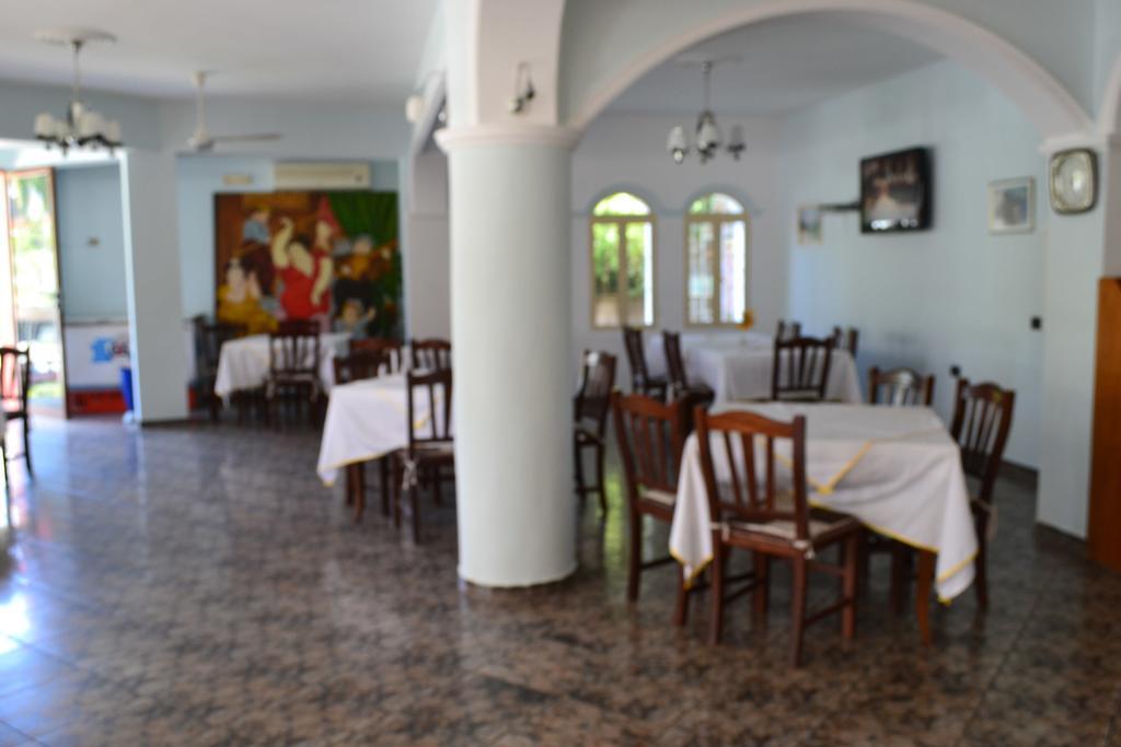 Hotel Alpine Vlore Exterior photo